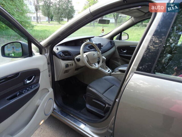Бежевий Рено Megane Scenic, об'ємом двигуна 1.5 л та пробігом 259 тис. км за 8900 $, фото 10 на Automoto.ua