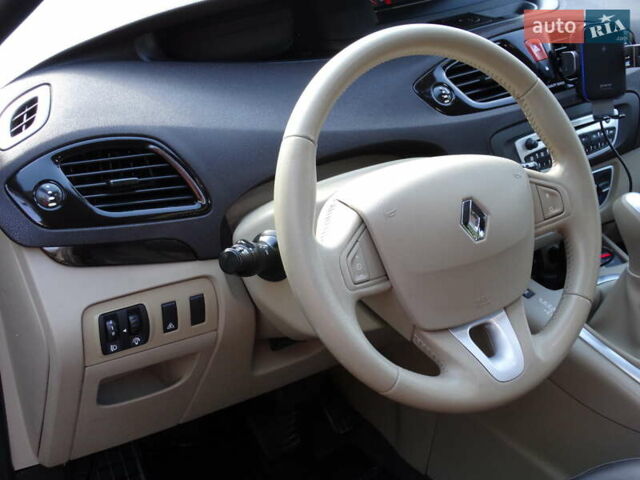 Бежевий Рено Megane Scenic, об'ємом двигуна 1.5 л та пробігом 259 тис. км за 8900 $, фото 15 на Automoto.ua