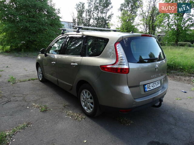 Бежевий Рено Megane Scenic, об'ємом двигуна 1.5 л та пробігом 259 тис. км за 8900 $, фото 6 на Automoto.ua