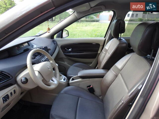 Бежевий Рено Megane Scenic, об'ємом двигуна 1.5 л та пробігом 259 тис. км за 8900 $, фото 11 на Automoto.ua