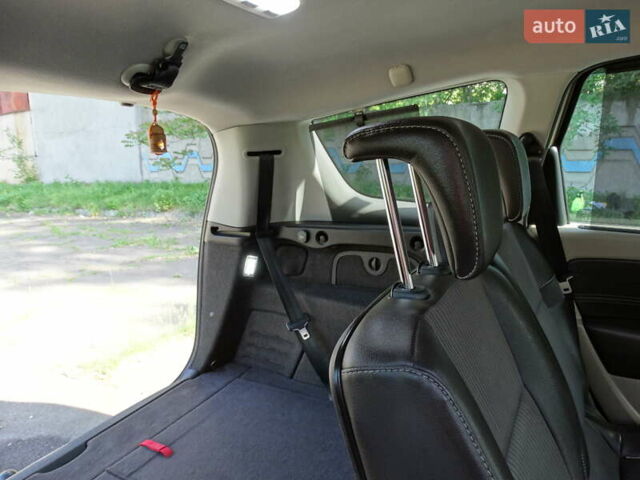 Бежевий Рено Megane Scenic, об'ємом двигуна 1.5 л та пробігом 259 тис. км за 8900 $, фото 26 на Automoto.ua