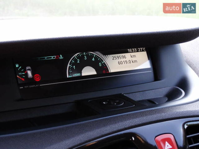Бежевий Рено Megane Scenic, об'ємом двигуна 1.5 л та пробігом 259 тис. км за 8900 $, фото 13 на Automoto.ua