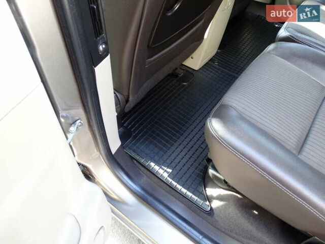 Бежевий Рено Megane Scenic, об'ємом двигуна 1.5 л та пробігом 259 тис. км за 8900 $, фото 20 на Automoto.ua