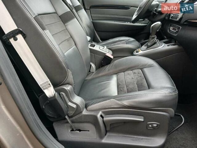 Бежевый Рено Megane Scenic, объемом двигателя 1.5 л и пробегом 149 тыс. км за 10500 $, фото 30 на Automoto.ua