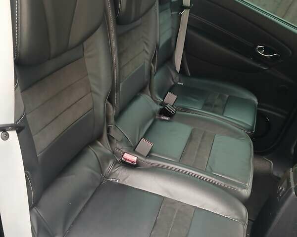 Бежевый Рено Megane Scenic, объемом двигателя 1.5 л и пробегом 149 тыс. км за 10500 $, фото 26 на Automoto.ua