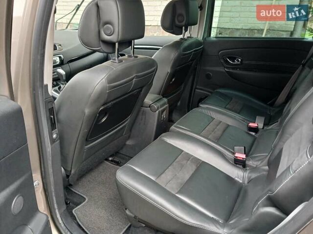 Бежевый Рено Megane Scenic, объемом двигателя 1.5 л и пробегом 149 тыс. км за 10500 $, фото 28 на Automoto.ua