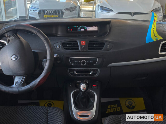 Бежевый Рено Megane Scenic, объемом двигателя 1.5 л и пробегом 217 тыс. км за 7400 $, фото 10 на Automoto.ua