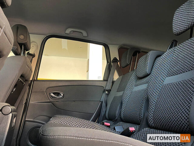 Бежевый Рено Megane Scenic, объемом двигателя 1.5 л и пробегом 217 тыс. км за 7400 $, фото 9 на Automoto.ua