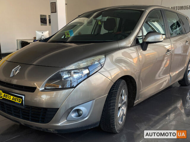 Бежевый Рено Megane Scenic, объемом двигателя 1.5 л и пробегом 217 тыс. км за 7400 $, фото 6 на Automoto.ua