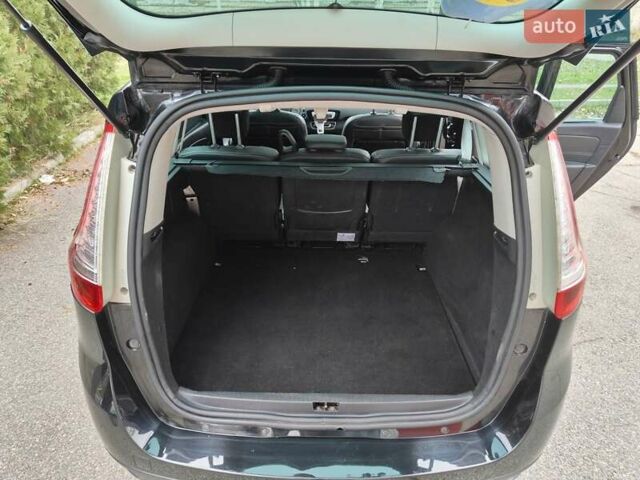 Черный Рено Megane Scenic, объемом двигателя 1.46 л и пробегом 207 тыс. км за 12500 $, фото 6 на Automoto.ua