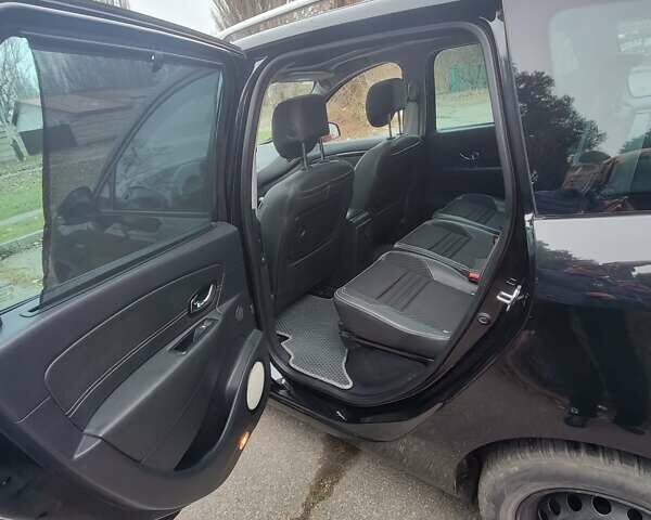 Черный Рено Megane Scenic, объемом двигателя 1.46 л и пробегом 207 тыс. км за 12500 $, фото 15 на Automoto.ua