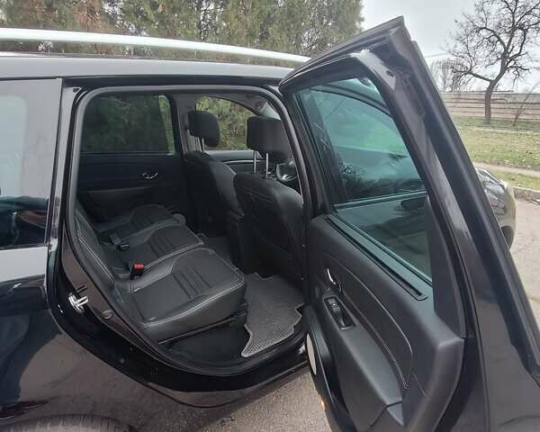 Черный Рено Megane Scenic, объемом двигателя 1.46 л и пробегом 207 тыс. км за 12500 $, фото 16 на Automoto.ua