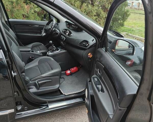 Черный Рено Megane Scenic, объемом двигателя 1.46 л и пробегом 207 тыс. км за 12500 $, фото 17 на Automoto.ua