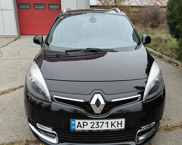 Черный Рено Megane Scenic, объемом двигателя 1.46 л и пробегом 207 тыс. км за 12500 $, фото 1 на Automoto.ua