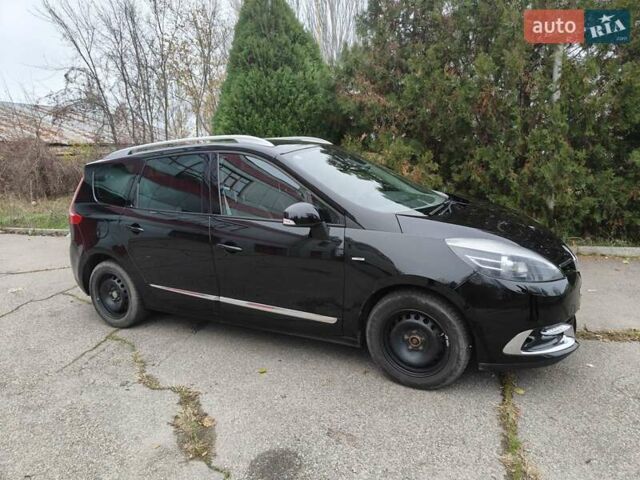 Черный Рено Megane Scenic, объемом двигателя 1.46 л и пробегом 207 тыс. км за 12500 $, фото 2 на Automoto.ua