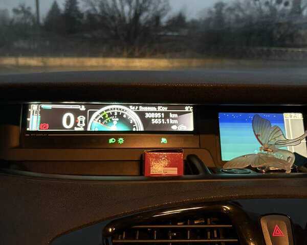 Черный Рено Megane Scenic, объемом двигателя 1.46 л и пробегом 309 тыс. км за 8500 $, фото 10 на Automoto.ua