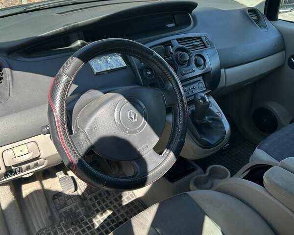 Черный Рено Megane Scenic, объемом двигателя 1.6 л и пробегом 130 тыс. км за 4800 $, фото 5 на Automoto.ua