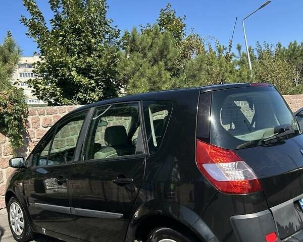 Черный Рено Megane Scenic, объемом двигателя 1.6 л и пробегом 130 тыс. км за 4800 $, фото 12 на Automoto.ua