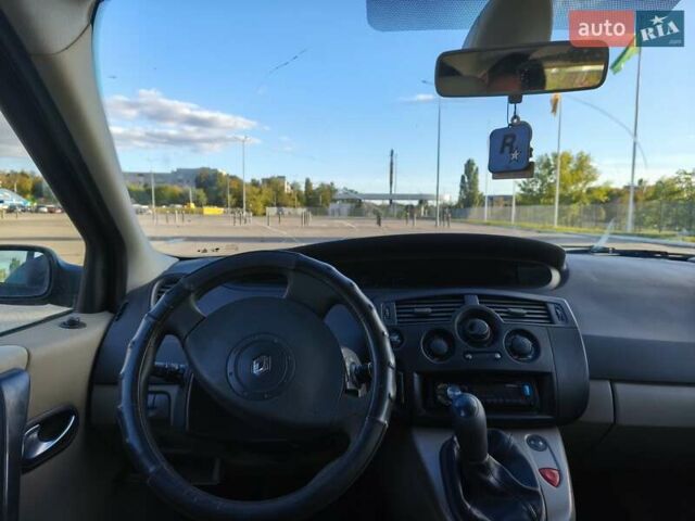Черный Рено Megane Scenic, объемом двигателя 1.6 л и пробегом 130 тыс. км за 4800 $, фото 10 на Automoto.ua