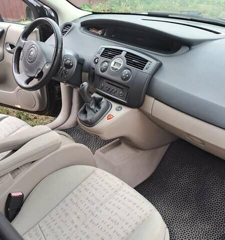 Чорний Рено Megane Scenic, об'ємом двигуна 1.6 л та пробігом 244 тис. км за 5800 $, фото 11 на Automoto.ua