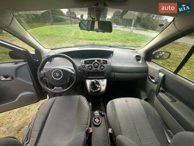 Черный Рено Megane Scenic, объемом двигателя 1.5 л и пробегом 480 тыс. км за 4500 $, фото 12 на Automoto.ua