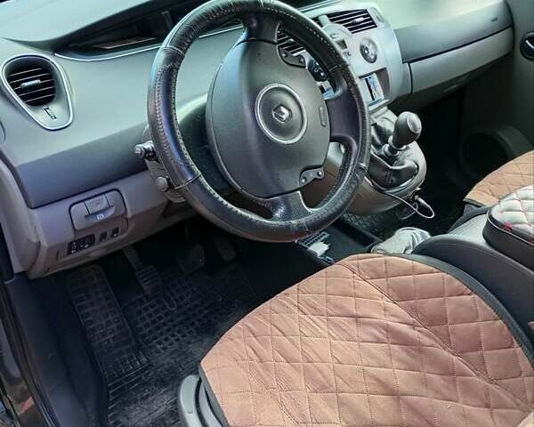 Черный Рено Megane Scenic, объемом двигателя 1.6 л и пробегом 236 тыс. км за 6100 $, фото 3 на Automoto.ua