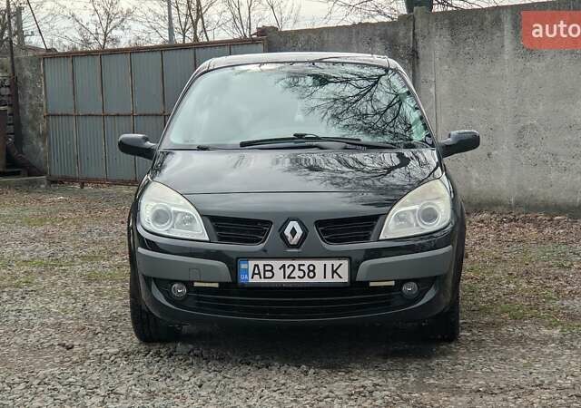 Черный Рено Megane Scenic, объемом двигателя 2 л и пробегом 194 тыс. км за 5200 $, фото 6 на Automoto.ua