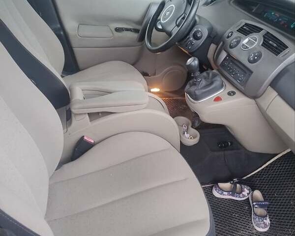 Черный Рено Megane Scenic, объемом двигателя 1.9 л и пробегом 255 тыс. км за 5500 $, фото 20 на Automoto.ua