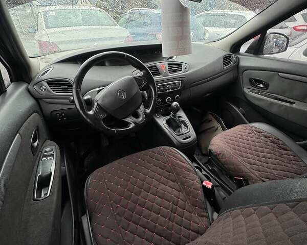 Черный Рено Megane Scenic, объемом двигателя 1.5 л и пробегом 253 тыс. км за 6700 $, фото 8 на Automoto.ua