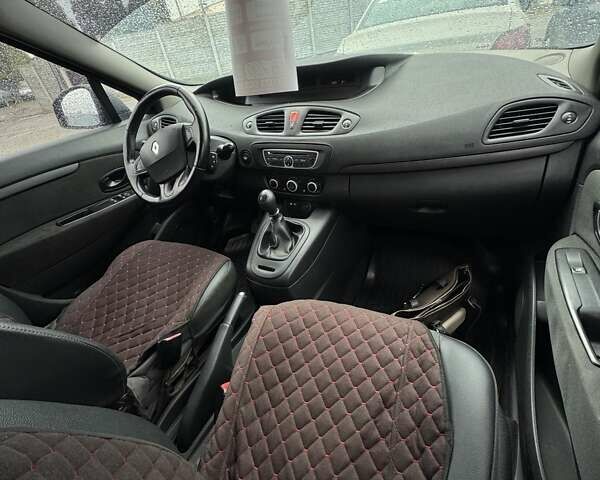 Черный Рено Megane Scenic, объемом двигателя 1.5 л и пробегом 253 тыс. км за 6700 $, фото 11 на Automoto.ua