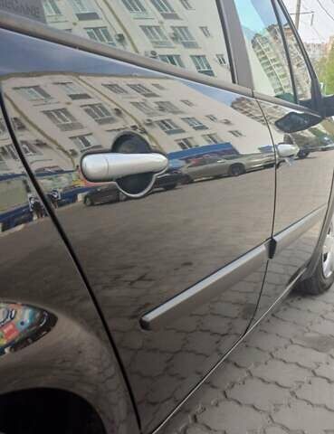 Чорний Рено Megane Scenic, об'ємом двигуна 1.6 л та пробігом 244 тис. км за 5500 $, фото 9 на Automoto.ua