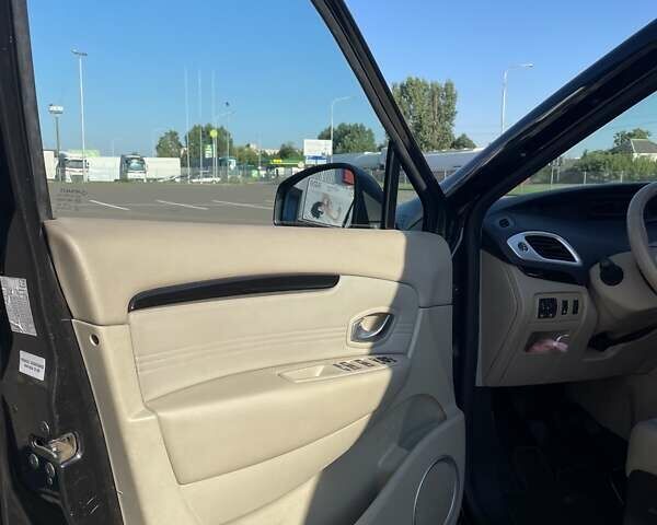 Черный Рено Megane Scenic, объемом двигателя 1.4 л и пробегом 188 тыс. км за 5900 $, фото 14 на Automoto.ua