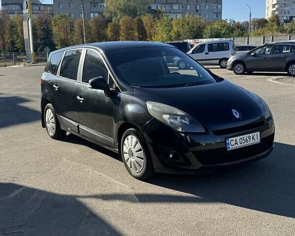 Черный Рено Megane Scenic, объемом двигателя 1.5 л и пробегом 253 тыс. км за 6700 $, фото 2 на Automoto.ua