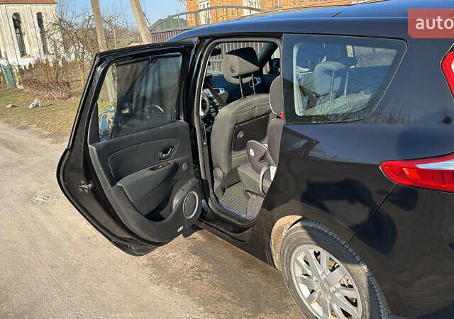 Черный Рено Megane Scenic, объемом двигателя 1.4 л и пробегом 262 тыс. км за 6500 $, фото 11 на Automoto.ua