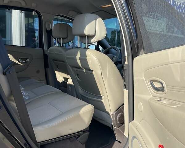 Черный Рено Megane Scenic, объемом двигателя 1.4 л и пробегом 188 тыс. км за 5900 $, фото 2 на Automoto.ua