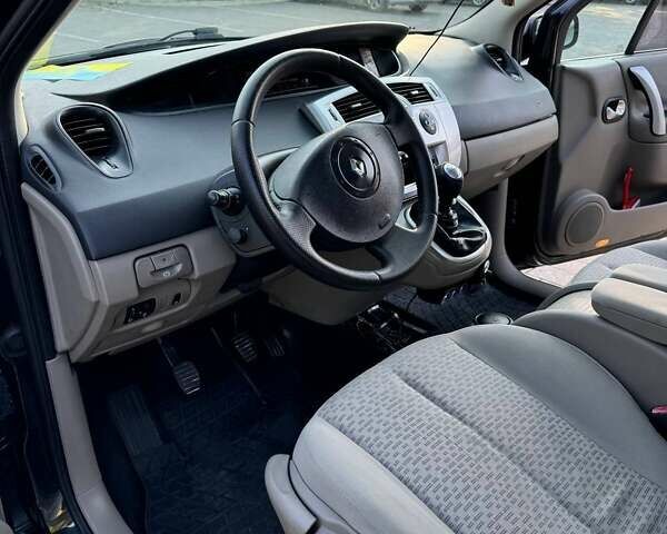 Черный Рено Megane Scenic, объемом двигателя 1.46 л и пробегом 290 тыс. км за 4700 $, фото 19 на Automoto.ua