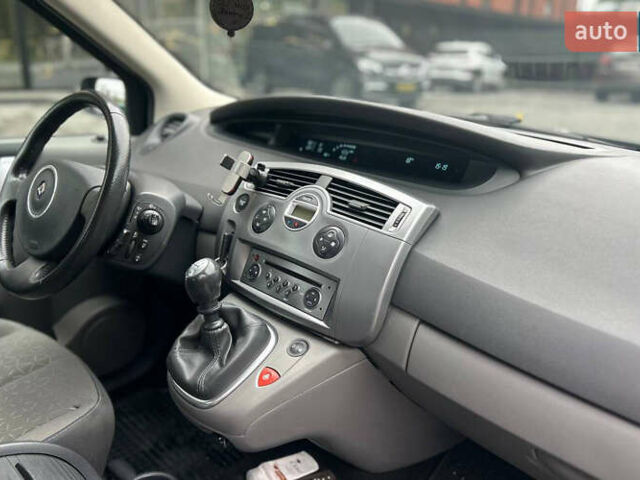 Чорний Рено Megane Scenic, об'ємом двигуна 1.6 л та пробігом 185 тис. км за 5700 $, фото 16 на Automoto.ua