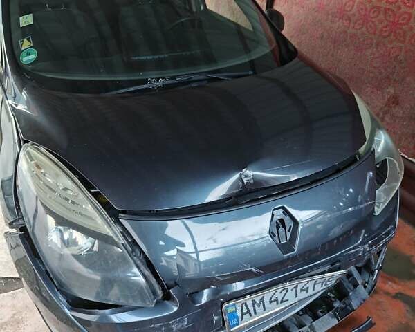 Черный Рено Megane Scenic, объемом двигателя 1.9 л и пробегом 247 тыс. км за 3200 $, фото 2 на Automoto.ua