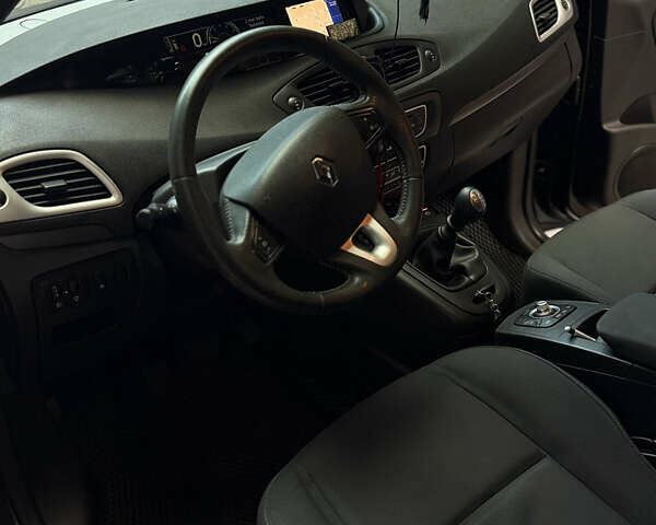 Рено Megane Scenic 2010 в Одессе на Automoto.ua Черный Рено Megane Scenic, объемом двигателя 1.46 л и пробегом 245 тыс. км за 7900 $, фото 44 на Automoto.ua