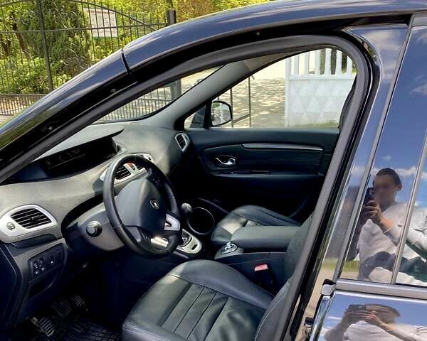 Черный Рено Megane Scenic, объемом двигателя 1.4 л и пробегом 198 тыс. км за 7050 $, фото 27 на Automoto.ua