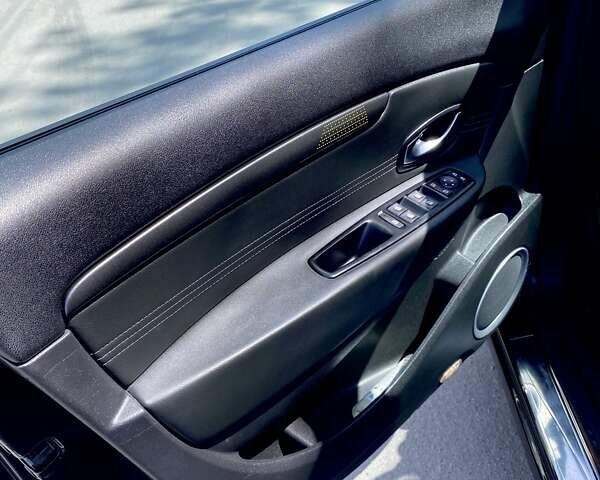 Черный Рено Megane Scenic, объемом двигателя 1.4 л и пробегом 198 тыс. км за 7050 $, фото 35 на Automoto.ua