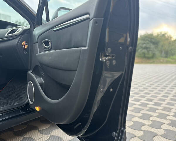 Черный Рено Megane Scenic, объемом двигателя 1.9 л и пробегом 237 тыс. км за 6300 $, фото 13 на Automoto.ua