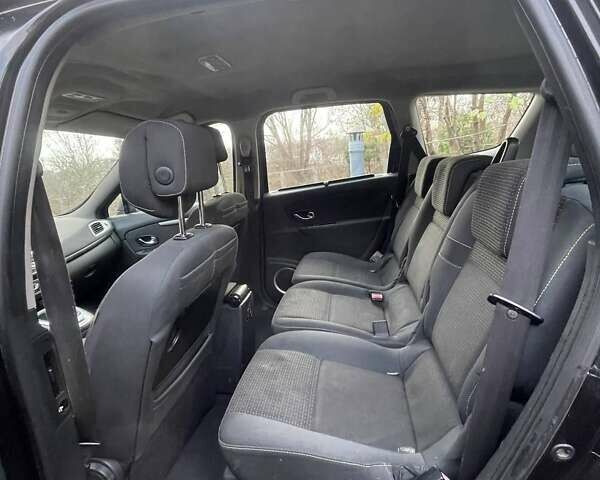 Черный Рено Megane Scenic, объемом двигателя 1.9 л и пробегом 269 тыс. км за 6500 $, фото 5 на Automoto.ua