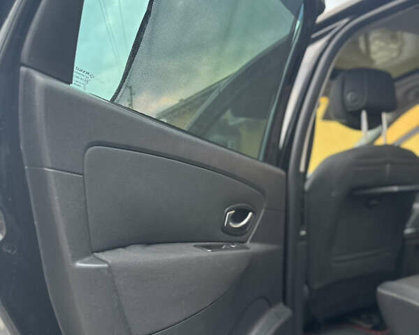 Черный Рено Megane Scenic, объемом двигателя 1.9 л и пробегом 237 тыс. км за 6300 $, фото 20 на Automoto.ua