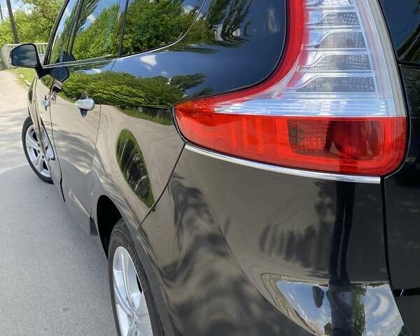 Черный Рено Megane Scenic, объемом двигателя 1.4 л и пробегом 198 тыс. км за 7050 $, фото 11 на Automoto.ua