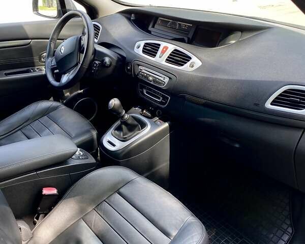 Черный Рено Megane Scenic, объемом двигателя 1.4 л и пробегом 198 тыс. км за 7050 $, фото 51 на Automoto.ua