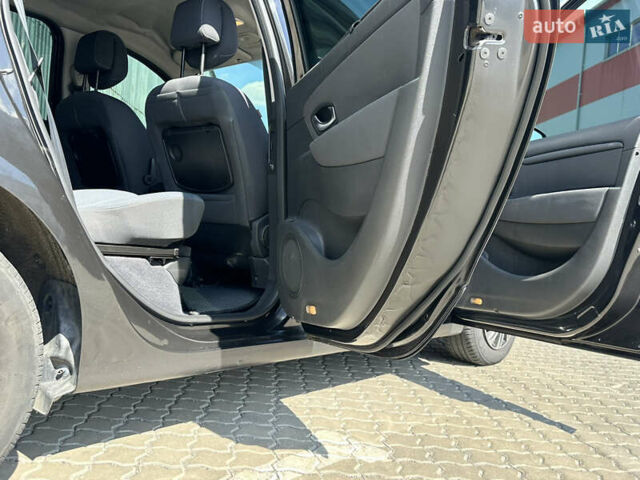 Рено Megane Scenic 2010 в Одессе на Automoto.ua Черный Рено Megane Scenic, объемом двигателя 1.46 л и пробегом 245 тыс. км за 7900 $, фото 47 на Automoto.ua