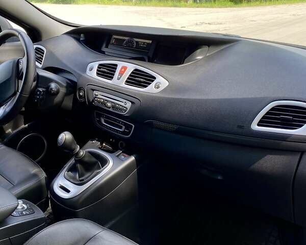 Черный Рено Megane Scenic, объемом двигателя 1.4 л и пробегом 198 тыс. км за 7050 $, фото 54 на Automoto.ua
