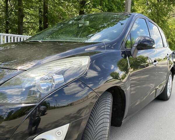 Черный Рено Megane Scenic, объемом двигателя 1.4 л и пробегом 198 тыс. км за 7050 $, фото 7 на Automoto.ua