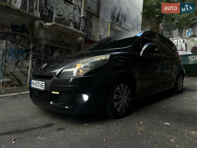 Рено Megane Scenic 2010 в Одессе на Automoto.ua Черный Рено Megane Scenic, объемом двигателя 1.46 л и пробегом 245 тыс. км за 7900 $, фото 1 на Automoto.ua